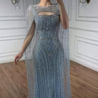 Luxuriöses blaues Diamant-Abendkleid mit Cape LA73426
