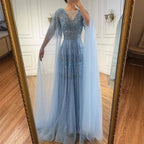 Elegante vestido de noche de corte A con cuentas y mangas estilo capa LA73056