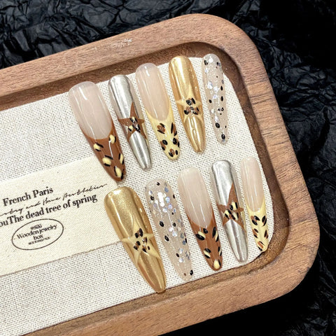 10 uñas postizas francesas con estampado de leopardo vintage Y2K, uñas postizas marrón oscuro hechas a mano con lentejuelas brillantes. 