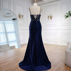 Elegantes marineblaues Satin-Abendkleid mit Spitze, Perlenbesatz und Schlitz LA73003