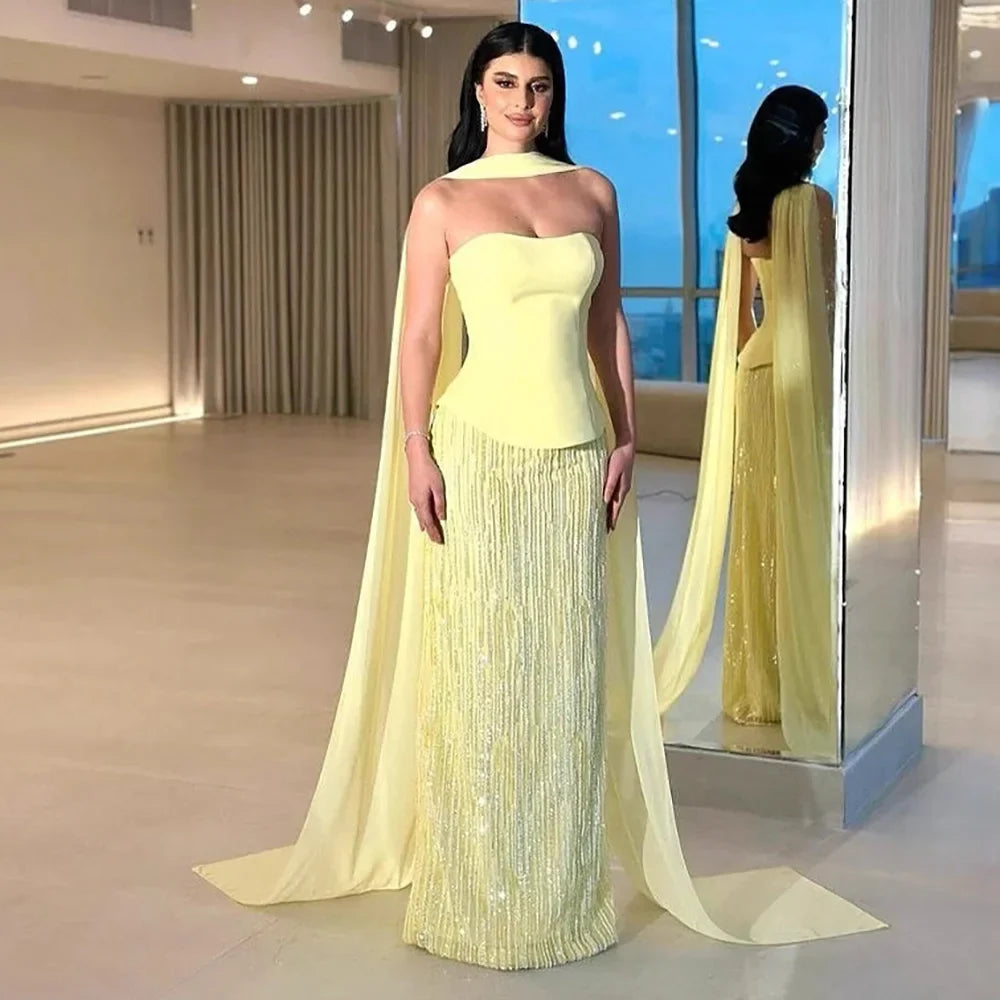 Luxuriöses gelbes Chiffon-Meerjungfrauen-Abendkleid mit Cape LA73007