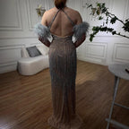 Luxuriöses silberfarbenes Meerjungfrauen-Abendkleid in Nude mit Perlenquaste LA72083 