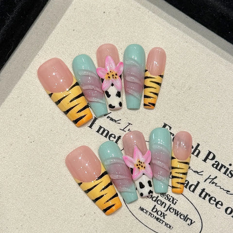 10pcs Handmade Autumn Press On Nails Mid-length Ladder Gold Foil Flower Tips Fake Nail White French Style False Nail For Women