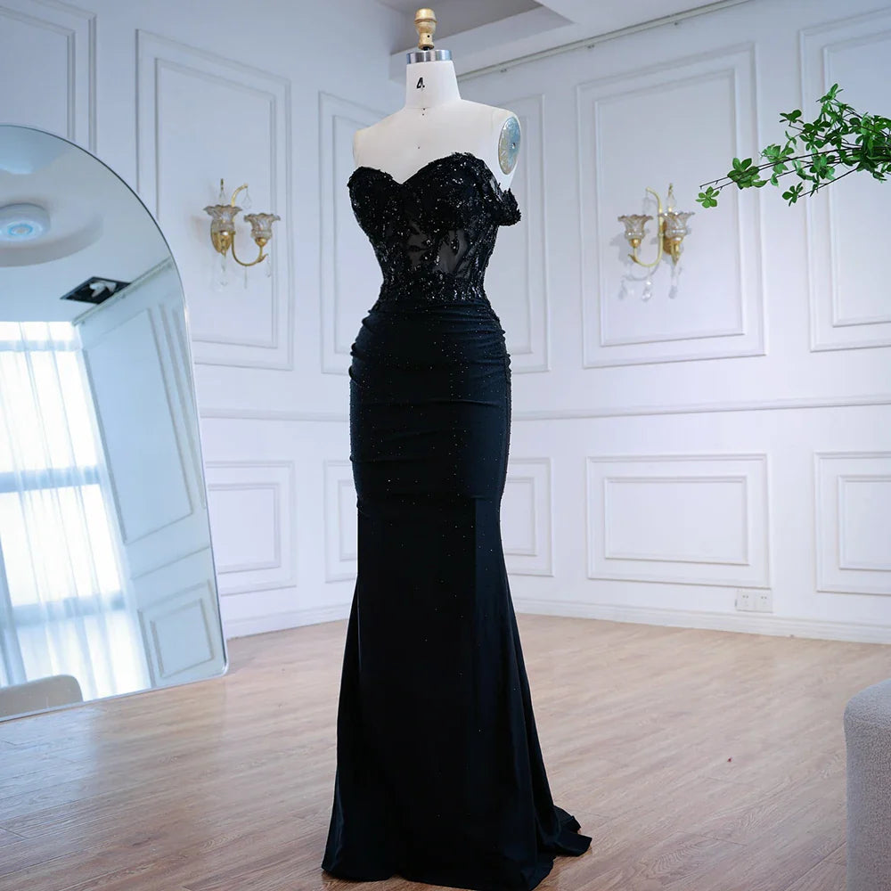 Elegantes schwarzes schulterfreies Spitzen-Abendkleid LA72999