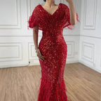 Luxuriöses arabisches rotes Meerjungfrauen-Abendkleid mit Federn und Perlenbesatz LA71323A