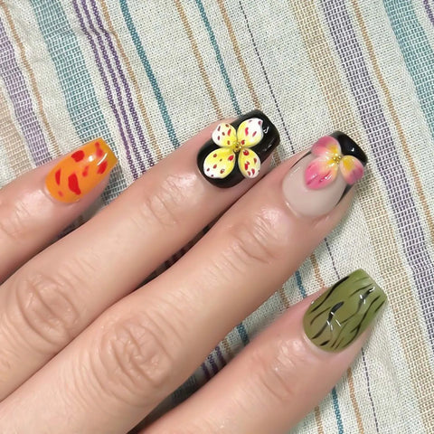10 uñas postizas hechas a mano con diseños florales 3D de colores, brillantes, cortas, cuadradas, para verano. 