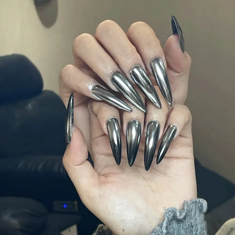24 parches de uñas postizas largas y puntiagudas, brillantes, negras oscuras, modernas y usables, de color sólido, cobertura total. 