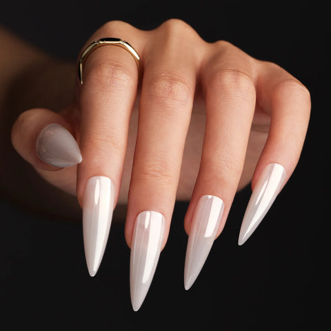 24 parches de uñas postizas largas y puntiagudas, brillantes, negras oscuras, modernas y usables, de color sólido, cobertura total. 