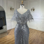 Luxuriöses arabisches rotes Meerjungfrauen-Abendkleid mit Federn und Perlenbesatz LA71323A