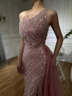Luxuriöses, blaues Abendkleid im Dubai-Stil mit asymmetrischem Schulterschlitz und perlenbesetztem Überrock für formelle Anlässe (LA72732) 