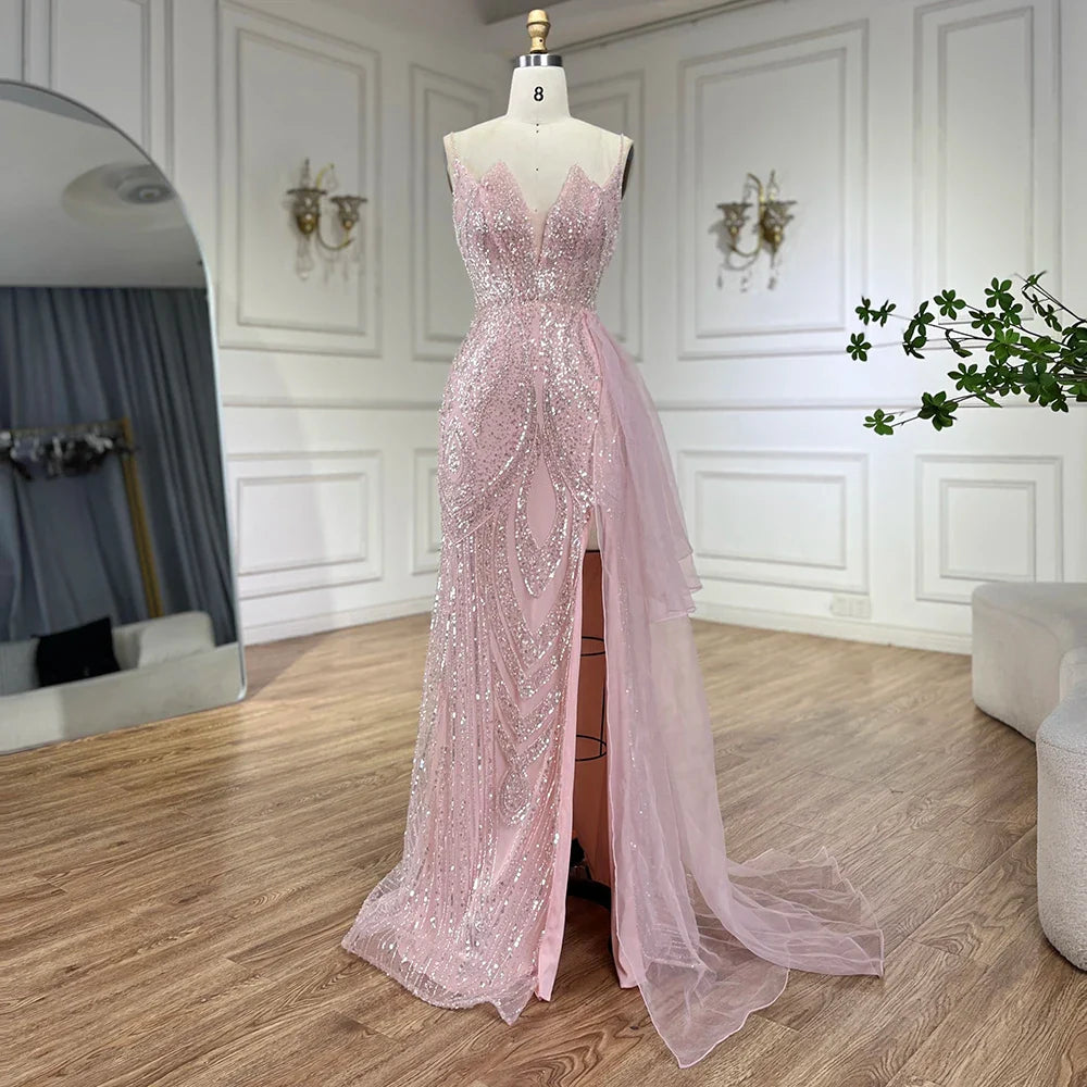Vestido de noche de sirena con tirantes finos en rosa claro y sobrefalda de cuentas LA72378A