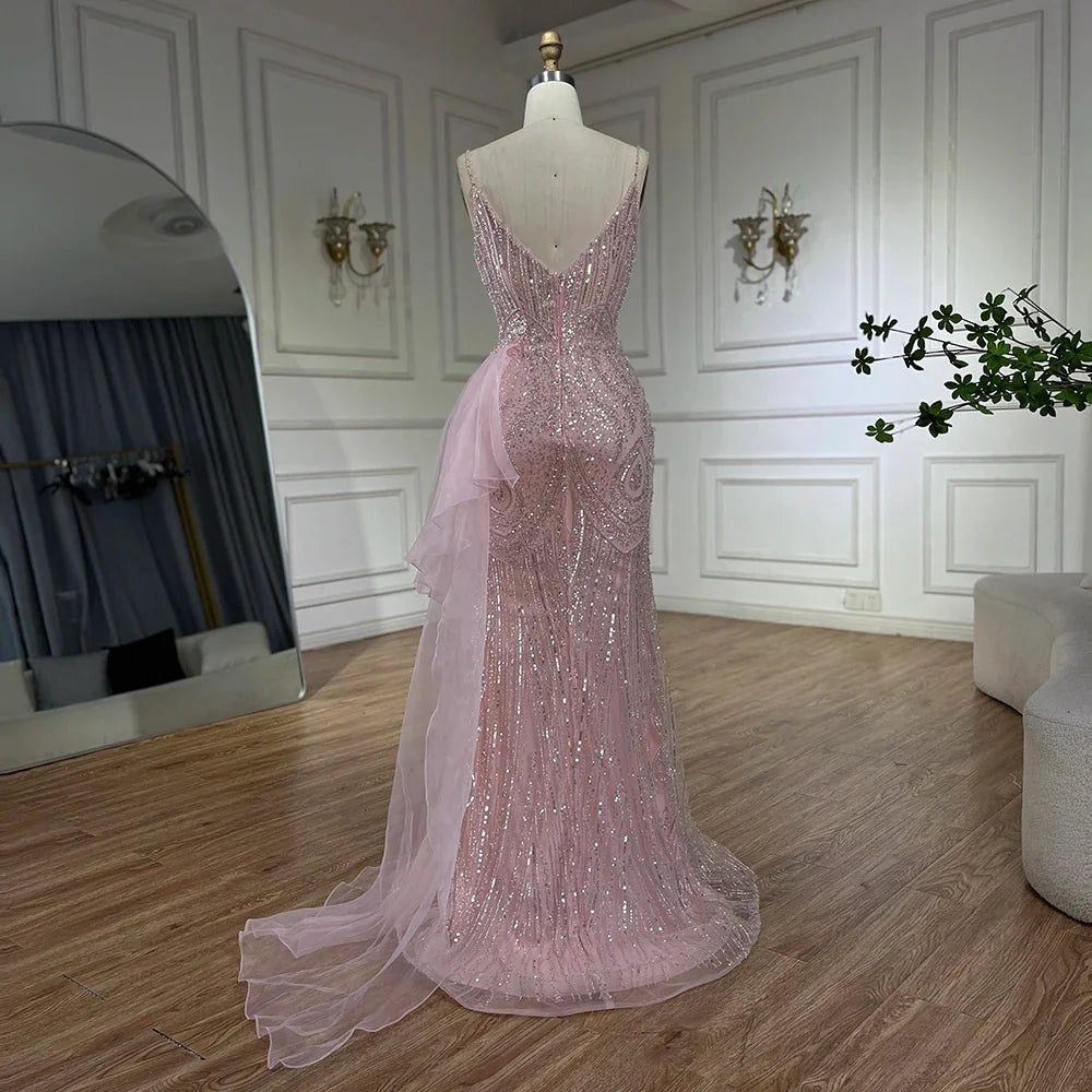 Vestido de noche de sirena con tirantes finos en rosa claro y sobrefalda de cuentas LA72378A