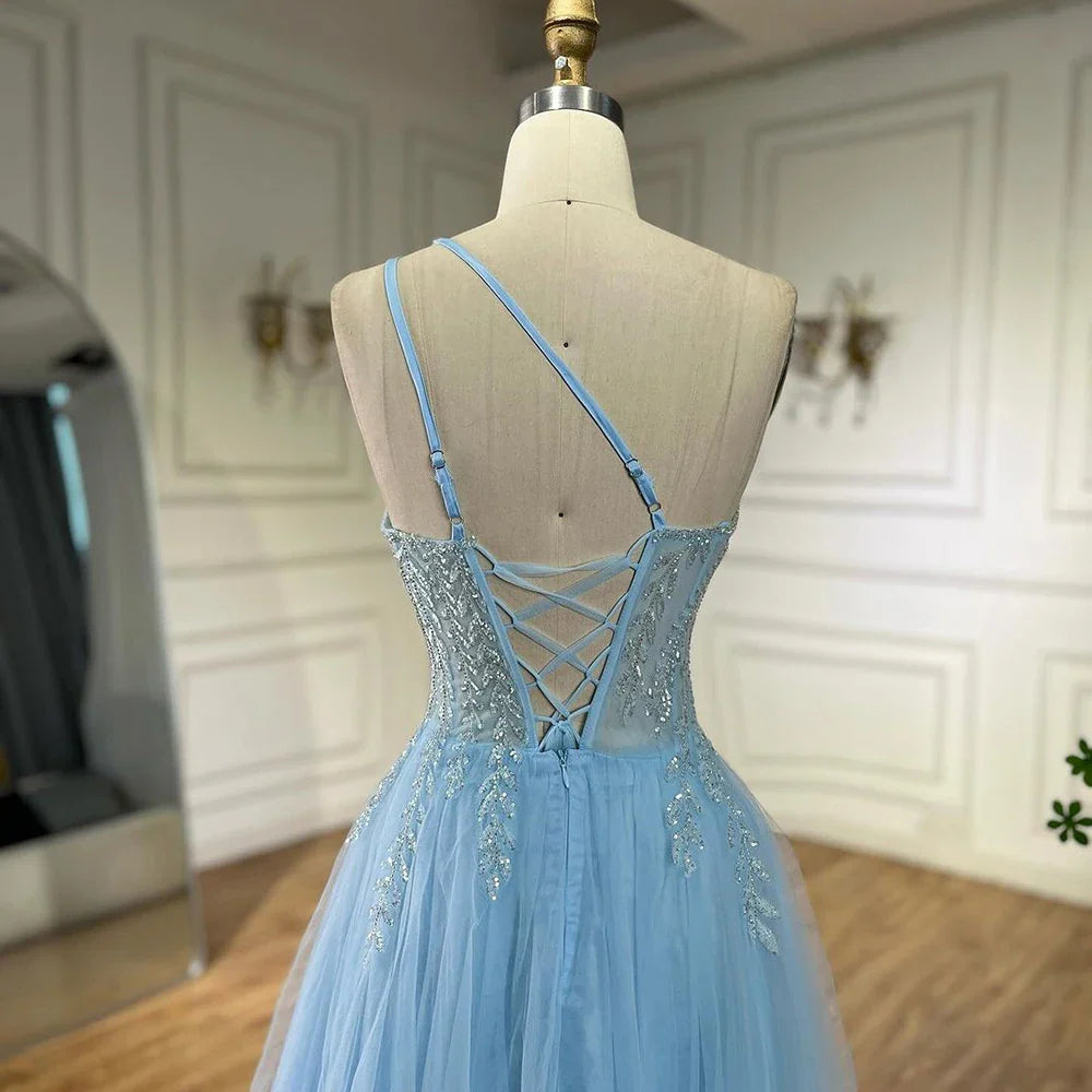 Serene Hill blaues A-Linien-Abendkleid mit Spaghettiträgern und One-Shoulder-Schnitt, Modell 2025, LA72589 