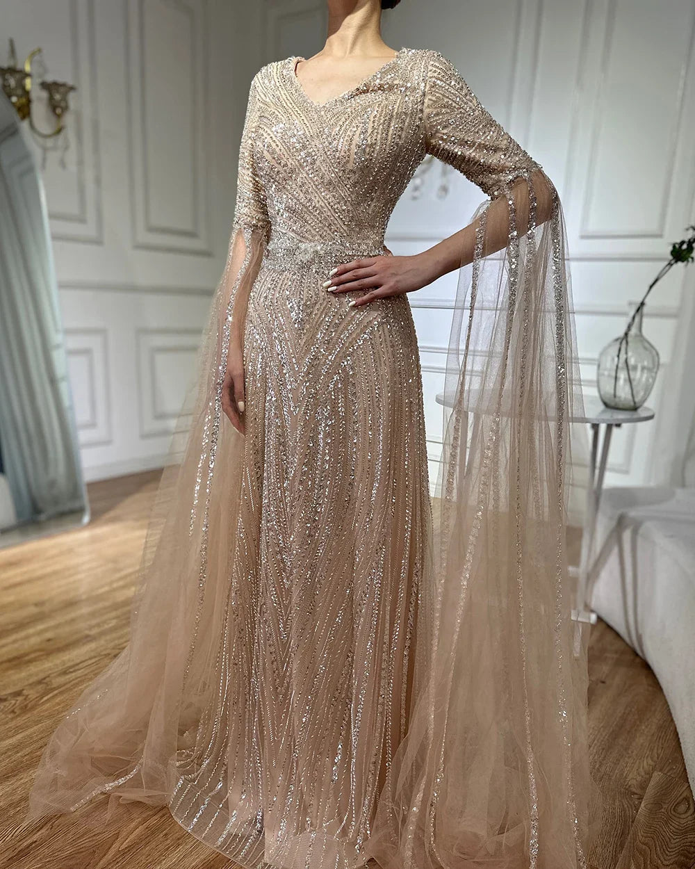Luxuriöses, karamellfarbenes A-Linien-Abendkleid mit Perlenbesatz und Cape-Ärmeln aus Dubai LA72798