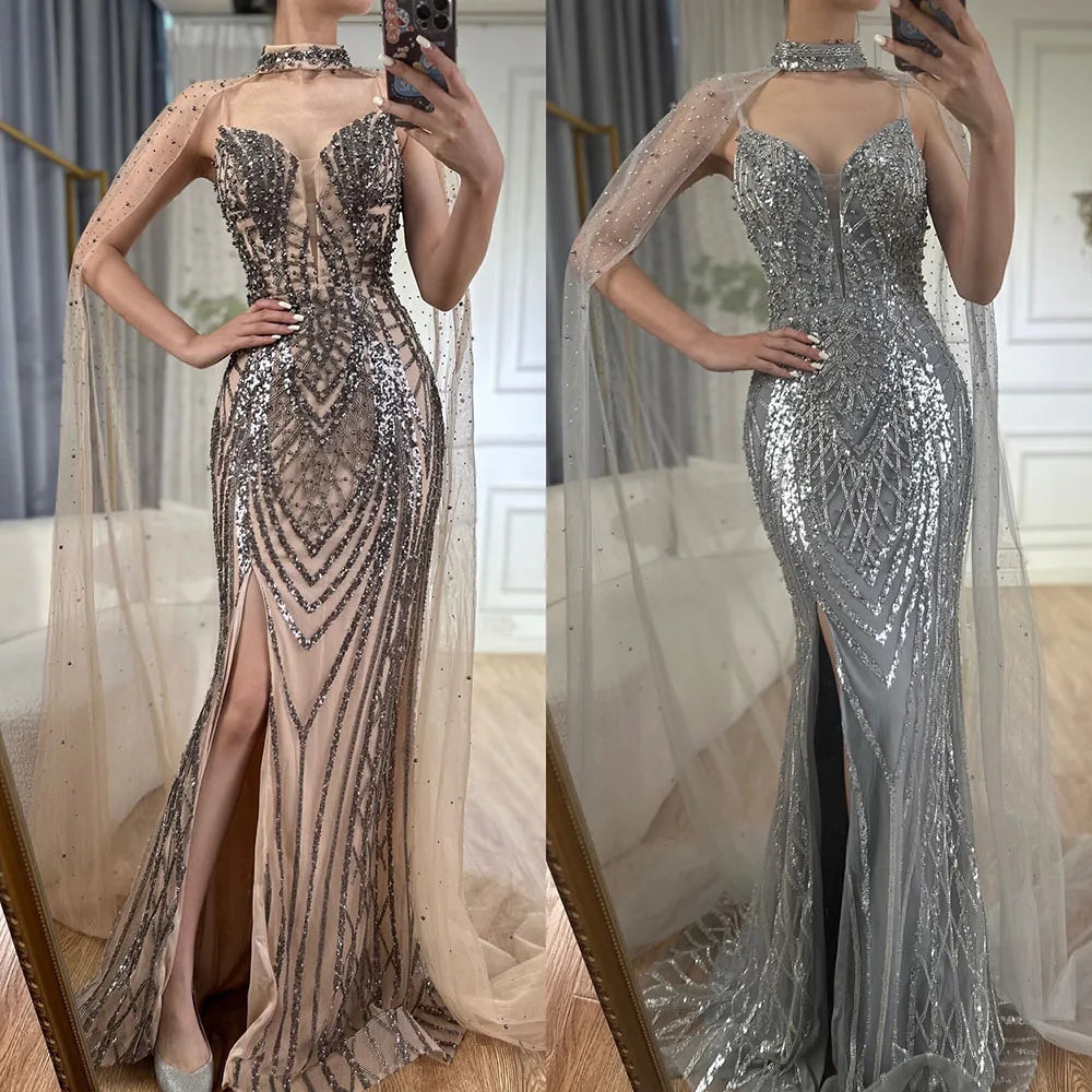 Luxuriöses, schwarzes, nudefarbenes Abendkleid mit Spaghettiträgern und Perlenbesatz sowie langem Cape für formelle Anlässe, Modell LA72795 