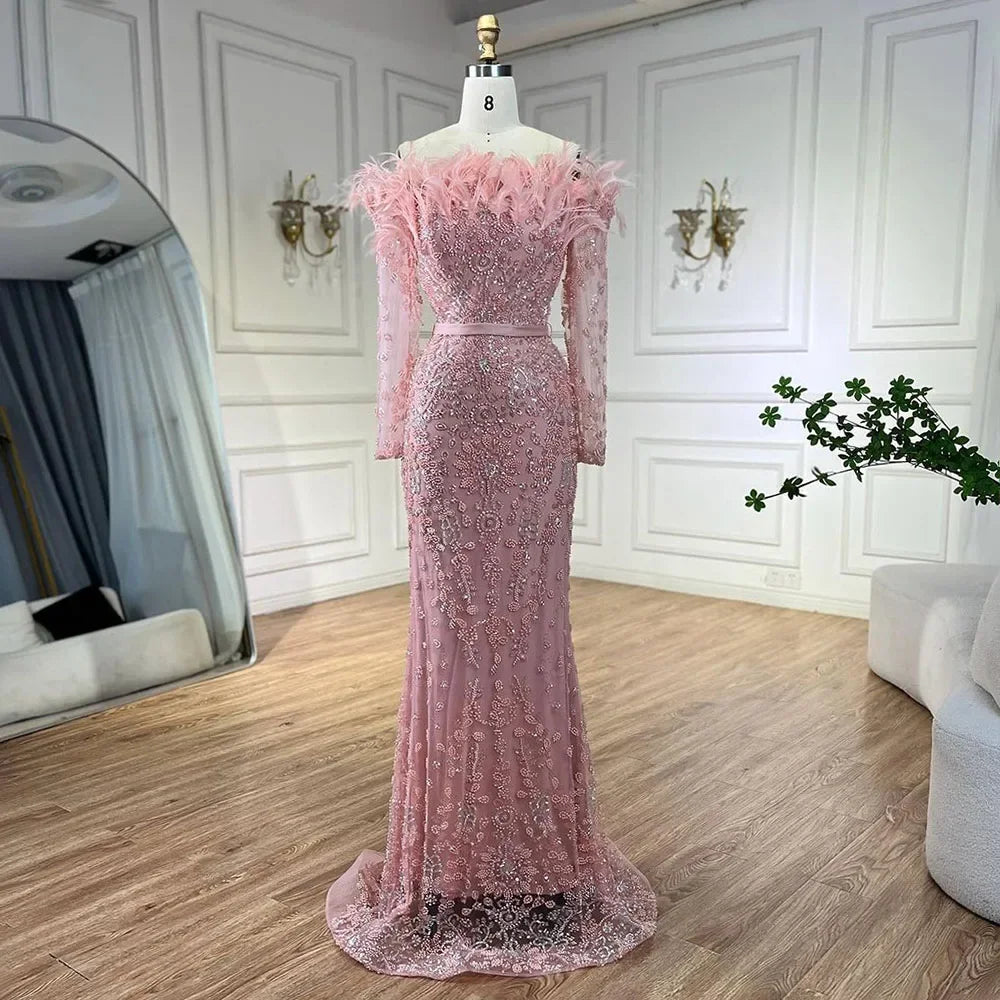 Luxuriöses, grünes Abendkleid mit langen Ärmeln, Federn und Perlenbesatz aus Dubai LA72553