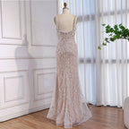 Luxuriöses Meerjungfrauen-Abendkleid aus Spitze und Perlen mit Handschuhen, Weiß-Nude LA72345E