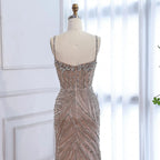 Vestido de noche de sirena de lujo con abertura alta y cuentas color nude LA73340