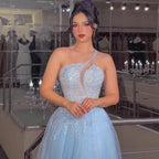 Serene Hill blaues A-Linien-Abendkleid mit Spaghettiträgern und One-Shoulder-Schnitt, Modell 2025, LA72589 
