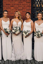 Vestido de dama de honor largo drapeado con tirantes finos