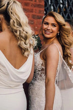 Vestido de dama de honor largo drapeado con tirantes finos