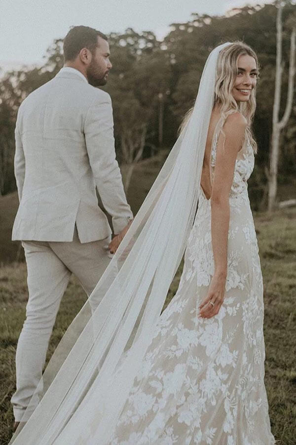 Vestidos de novia de encaje con escote en V y cola capilla, vestidos de novia