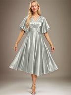 A-Linien-Kleid aus Stretch-Satin mit V-Ausschnitt, Teelänge, Perlenstickerei und Falten für die Mutter der Braut 