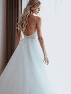 Vestidos de Novia de Tul Corte A con Tirantes Delgados y Aplicaciones de Cuentas