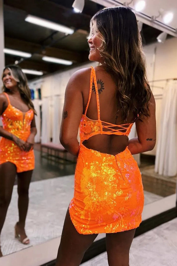 Vestido de fiesta corto ajustado con tirantes finos para el regreso a casa