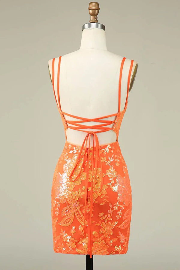Vestido de fiesta corto ajustado con tirantes finos para el regreso a casa