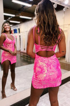 Vestido de fiesta corto ajustado con tirantes finos para el regreso a casa