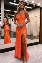 Vestidos de fiesta largos de lentejuelas brillantes con tirantes finos y abertura