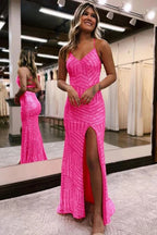 Vestidos de fiesta largos de lentejuelas brillantes con tirantes finos y abertura
