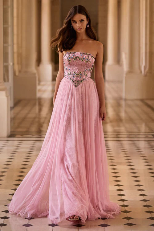 Vestidos de fiesta de tul forrados con encaje con apliques florales 3D, sin tirantes, escote corazón, corte A y cola capilla
