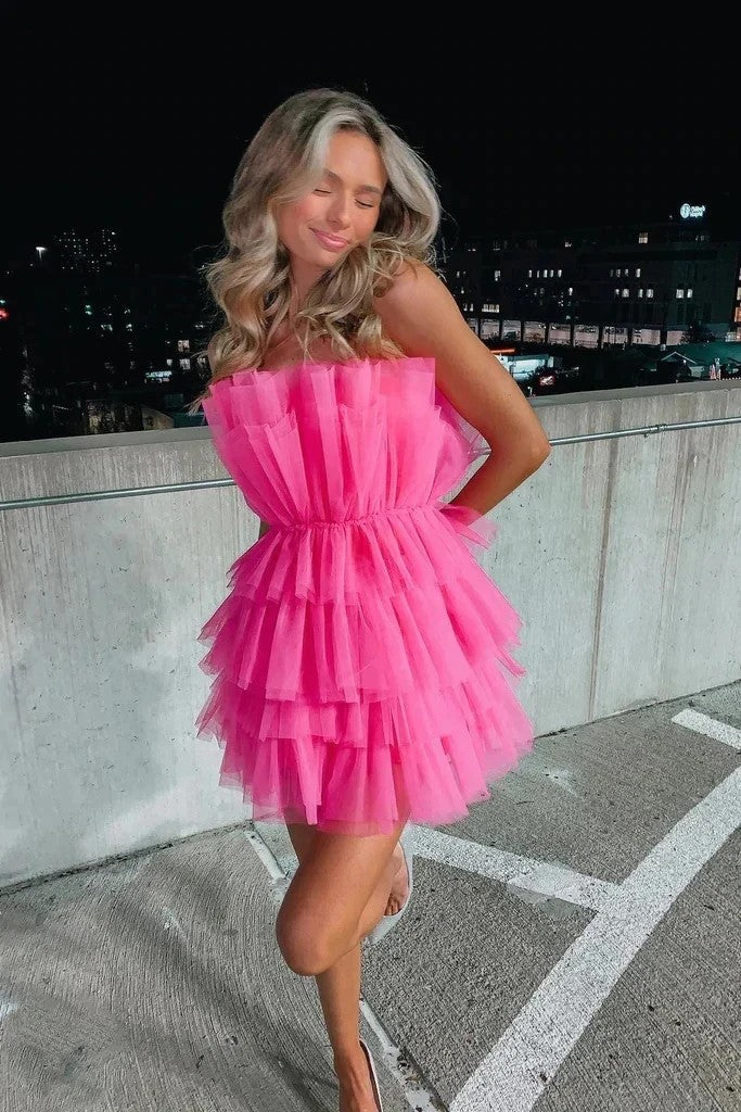 Trägerloses, gestuftes Tüll-Heimkehrkleid Süßes Kleid