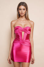 Vestido de fiesta corto de satén con escote corazón y corte sirena