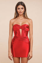 Vestido de fiesta corto de satén con escote corazón y corte sirena