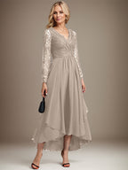 A-Linien-Kleid aus Chiffon mit V-Ausschnitt und asymmetrischer Spitze für die Mutter der Braut