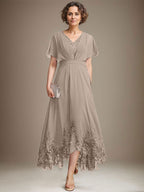 A-Linien-Kleid aus Chiffon mit asymmetrischem V-Ausschnitt und Spitze für die Mutter der Braut mit Falten