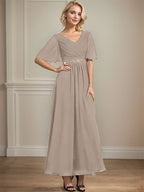 A-Linien-Chiffonkleid mit V-Ausschnitt, Knöchellänge, plissierten Pailletten und Perlenstickerei für die Mutter der Braut