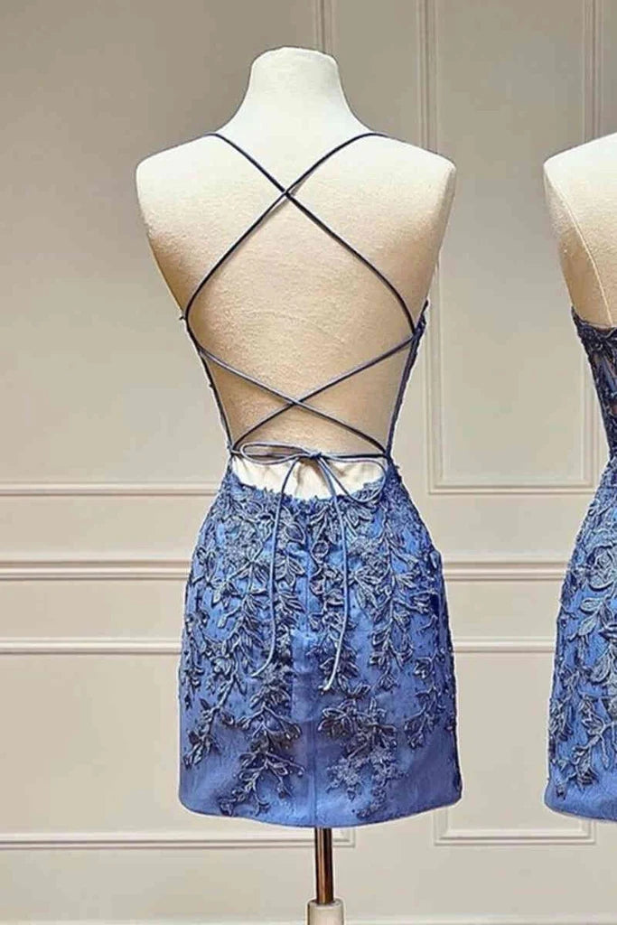 Vestido de fiesta ajustado con apliques y espalda anudada