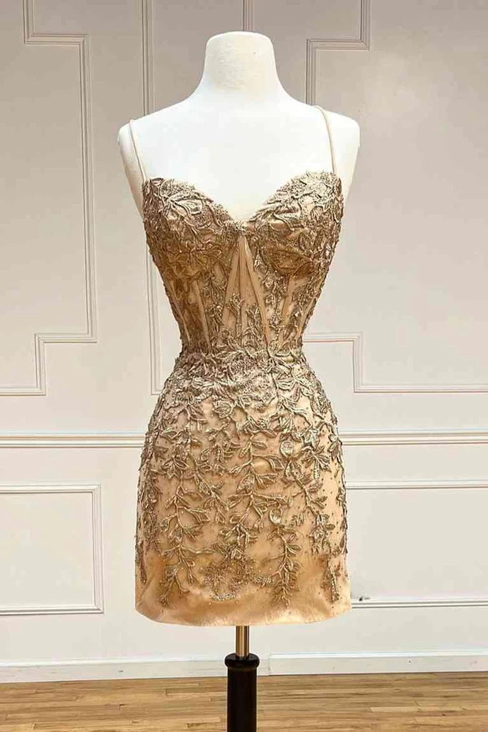 Vestido de fiesta ajustado con apliques y espalda anudada