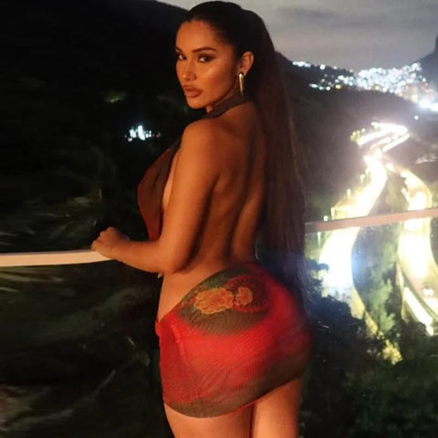 Vestido de vacaciones con cuello halter, escote en V profundo y estampado de malla