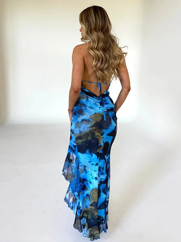 Vestido de vacaciones con cuello halter y retazos de encaje