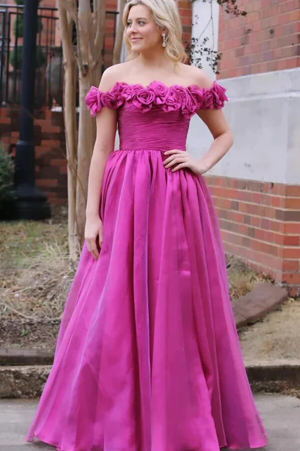 Vestidos de fiesta de tul magenta con línea A, hombros descubiertos y flores 3D