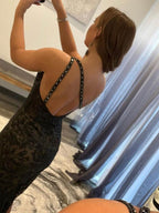 Vestido de fiesta de sirena con un solo hombro y encaje con limo