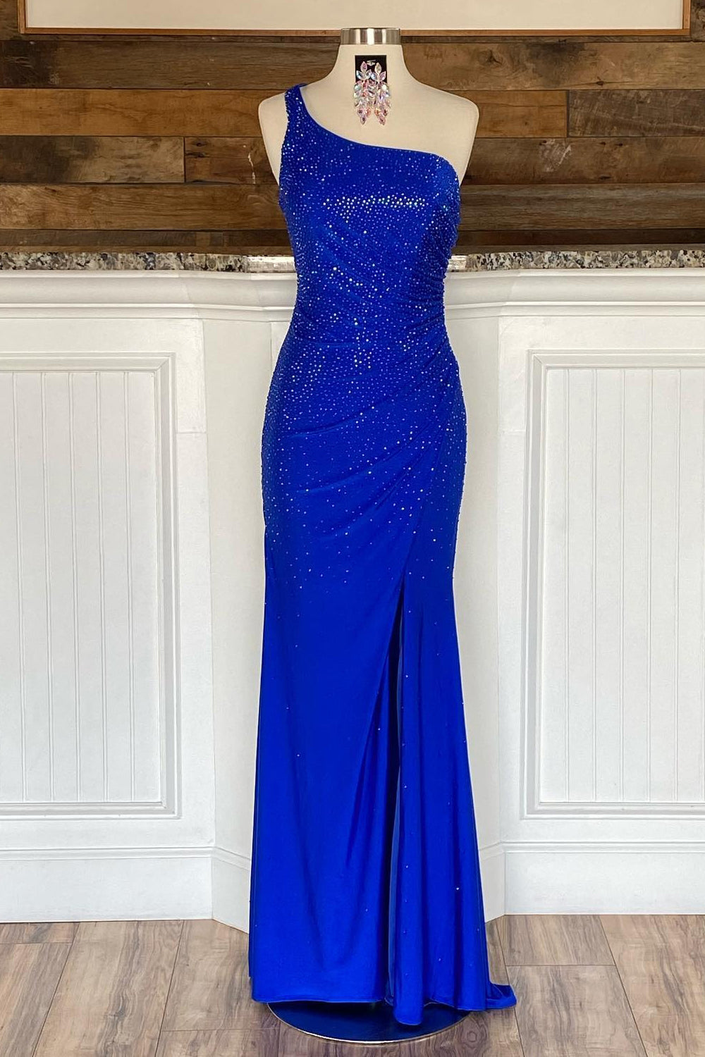 Meerjungfrauen-Abendkleid aus Jersey mit One-Shoulder-Schulter, Perlenbesatz und Schlitz