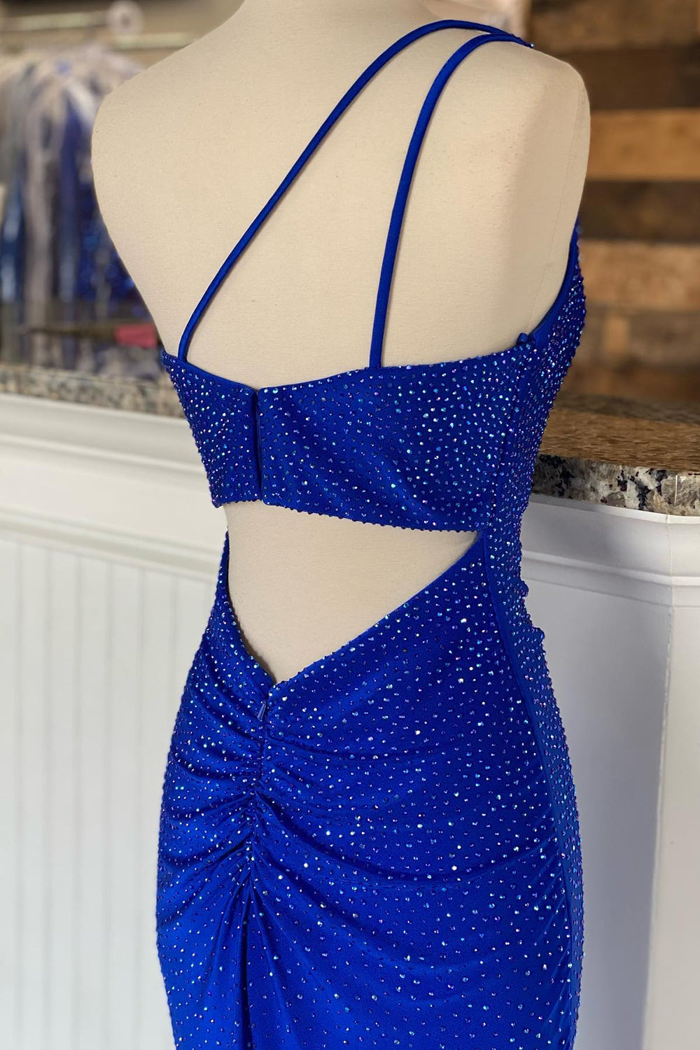 Meerjungfrauen-Abendkleid aus Jersey mit One-Shoulder-Schulter, Perlenbesatz und Schlitz