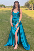 Pfauengrünes, trägerloses, langes Meerjungfrauen-Abendkleid aus Satin mit Schlitz