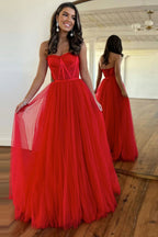 Vestido de fiesta de tul con escote en forma de corazón y abertura